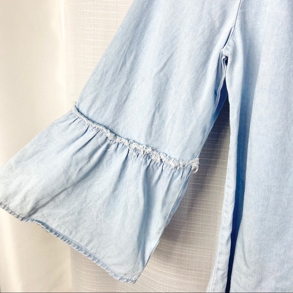 Sanctuary• boho chambray Lace up Emma peasant bell sleeve top medium - Picture 3 of 7